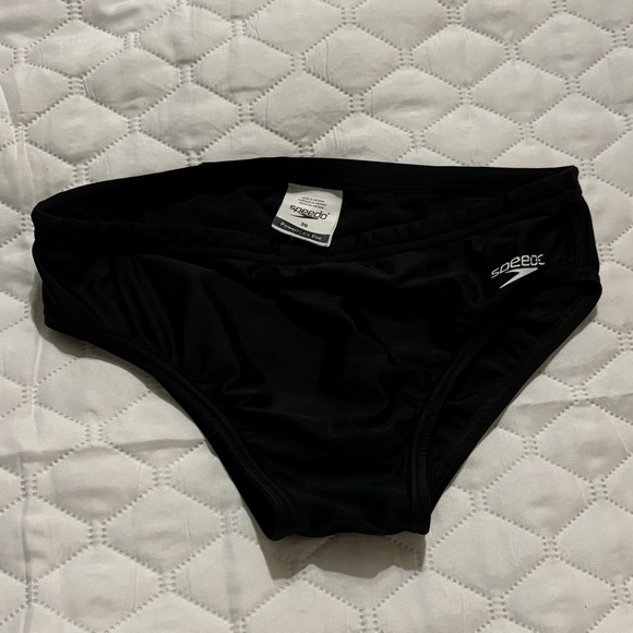 Used men’s black Speedos - Picture 1 of 5